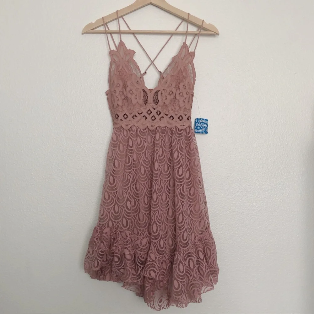 Women’s Pink Lace Spaghetti Strap Dress